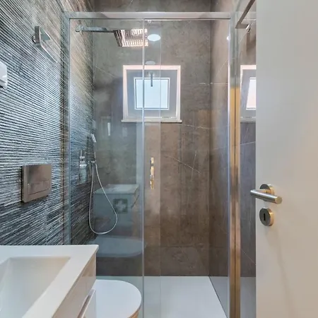 Bonneville Iii Setubal